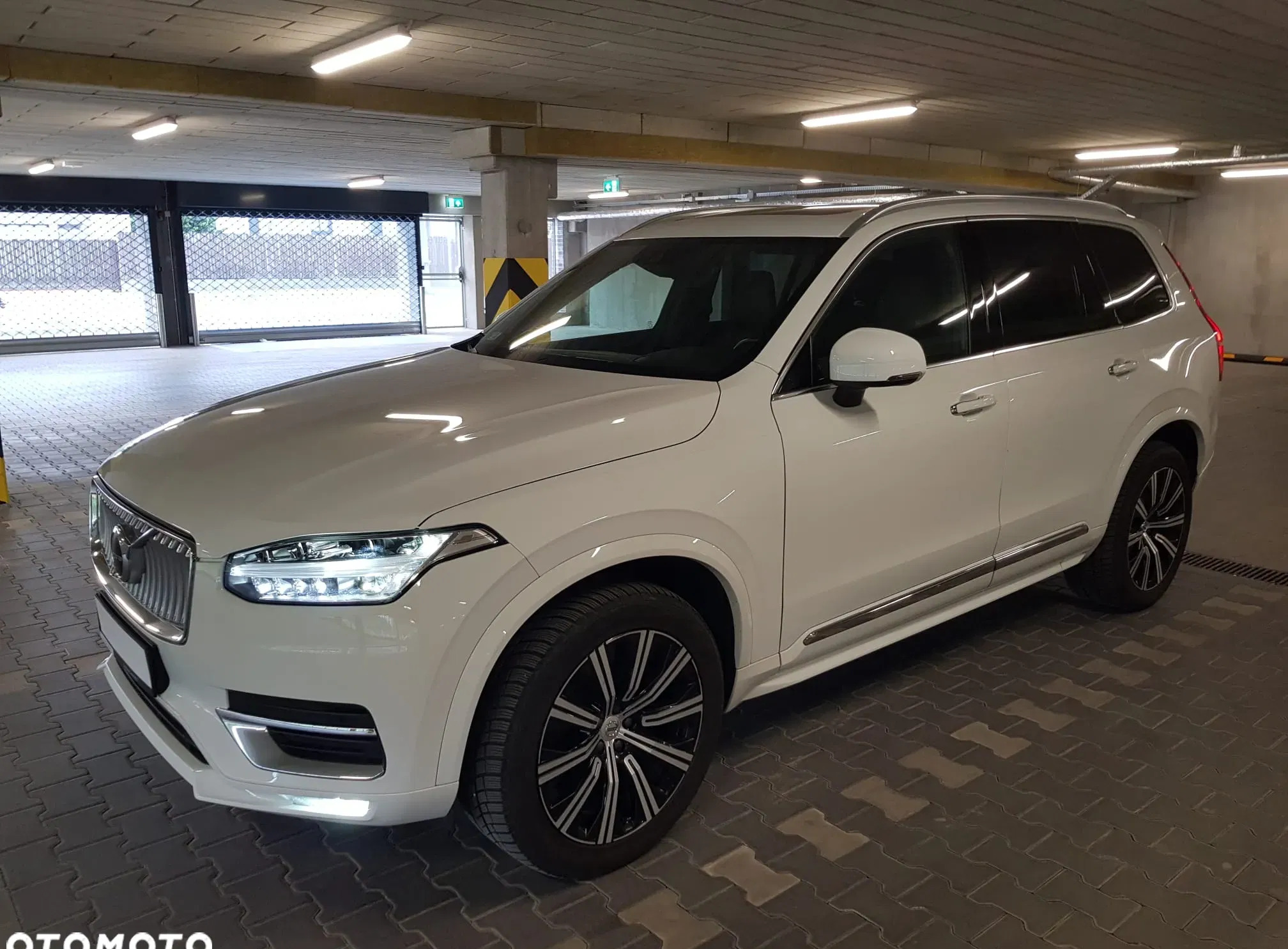 samochody osobowe Volvo XC 90 cena 233000 przebieg: 76000, rok produkcji 2021 z Warszawa